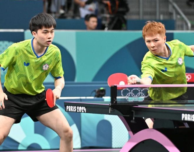 与其背后国 与其背后国